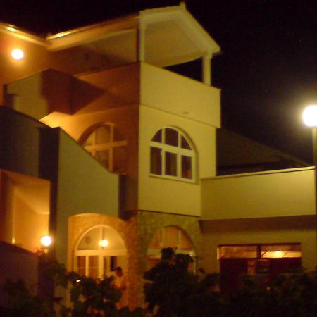 Apartments Jakovcev Betina  Buitenkant foto