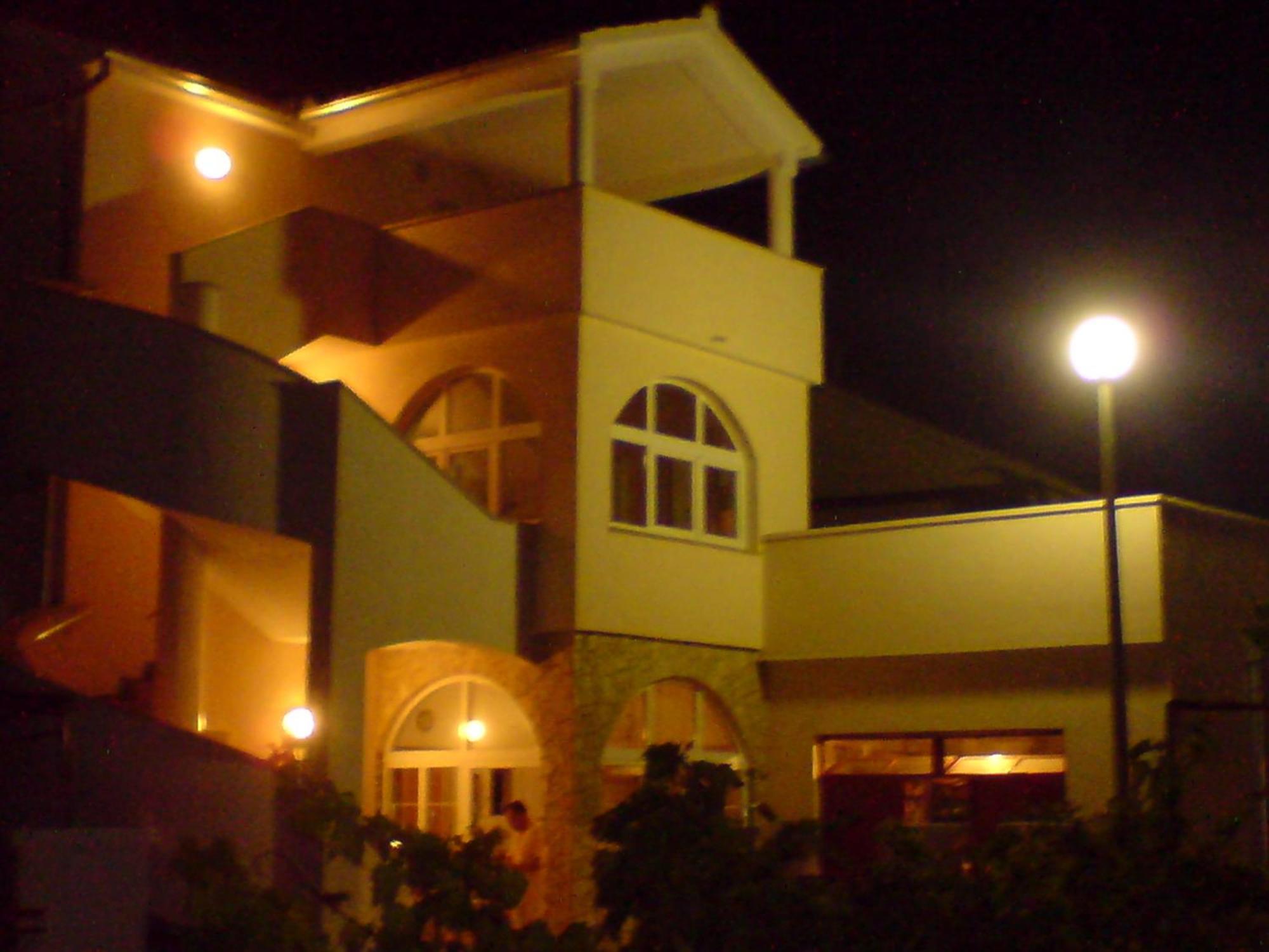 Apartments Jakovcev Betina  Buitenkant foto
