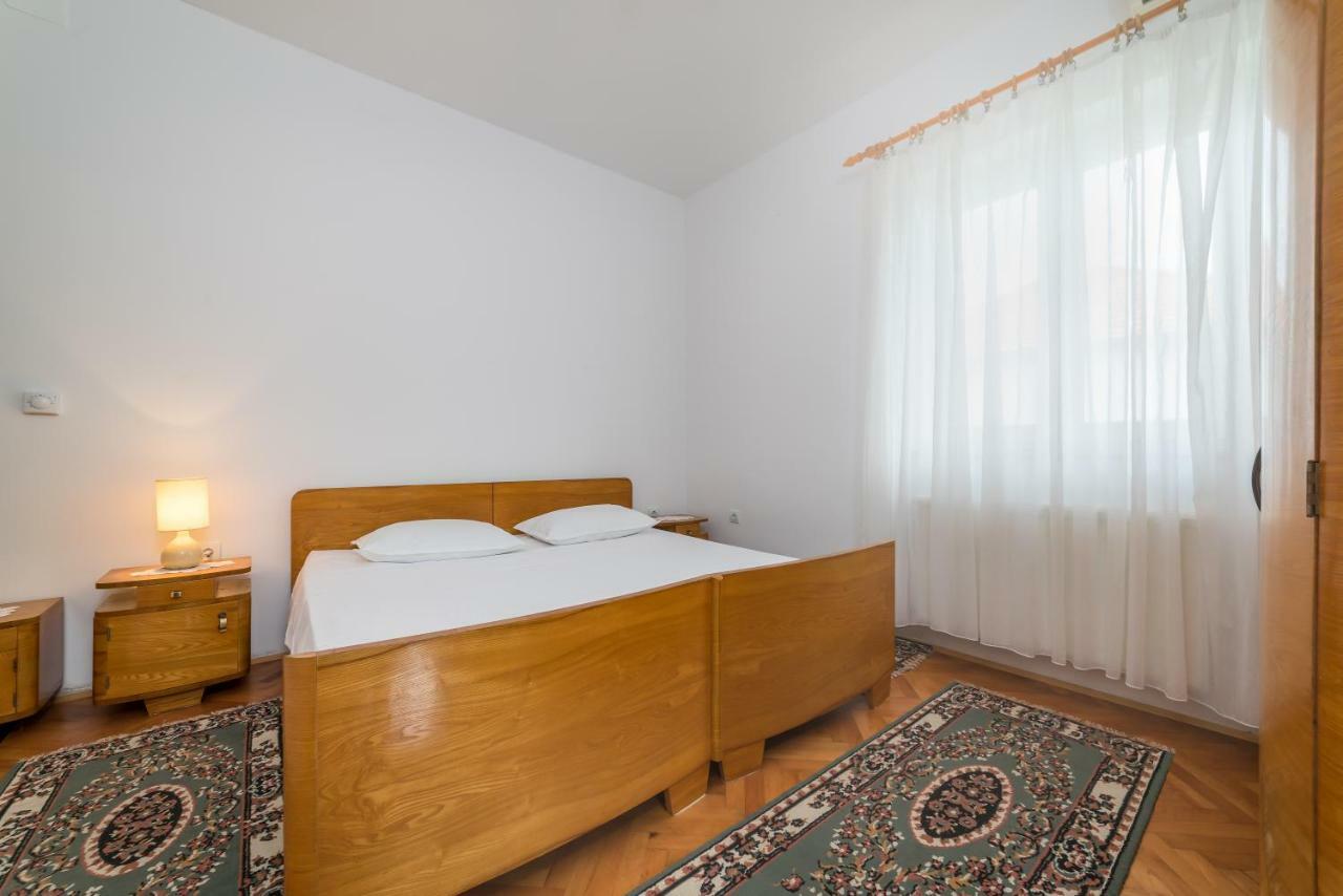 Apartments Jakovcev Betina  Buitenkant foto