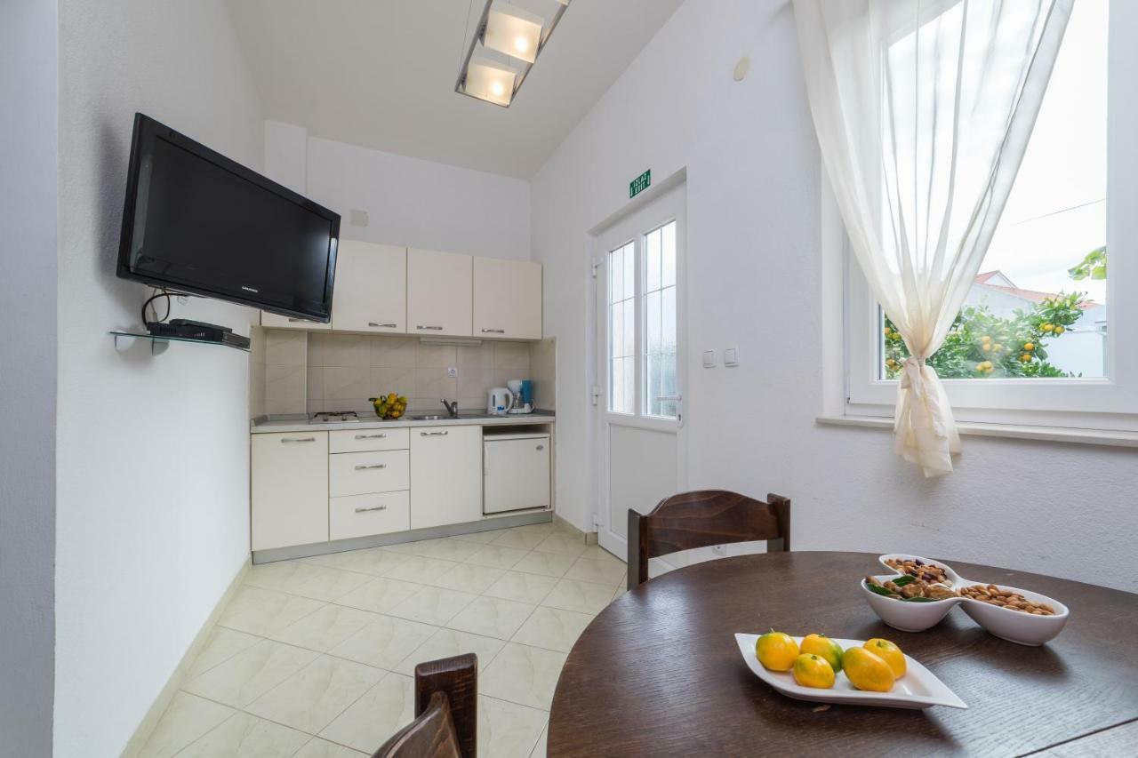 Apartments Jakovcev Betina  Buitenkant foto