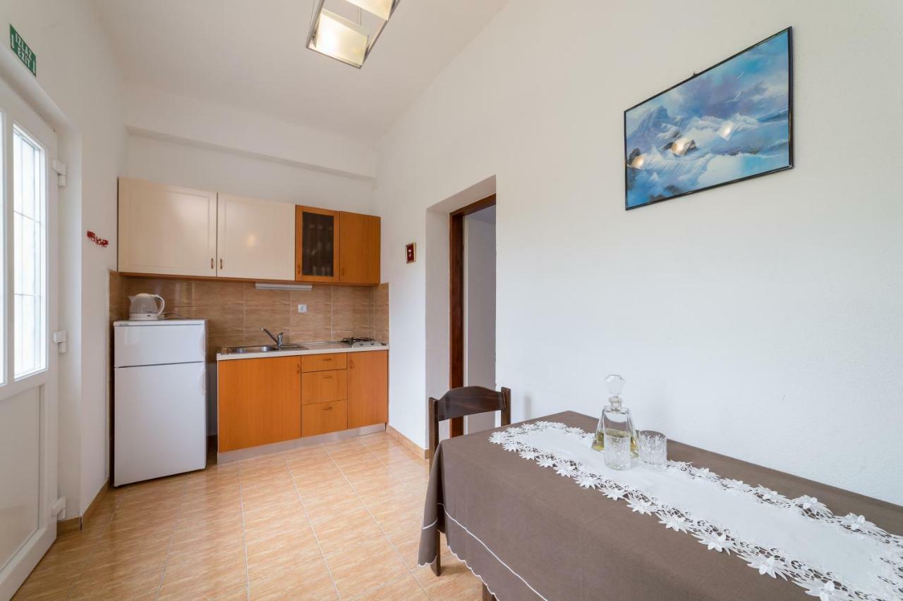 Apartments Jakovcev Betina  Buitenkant foto