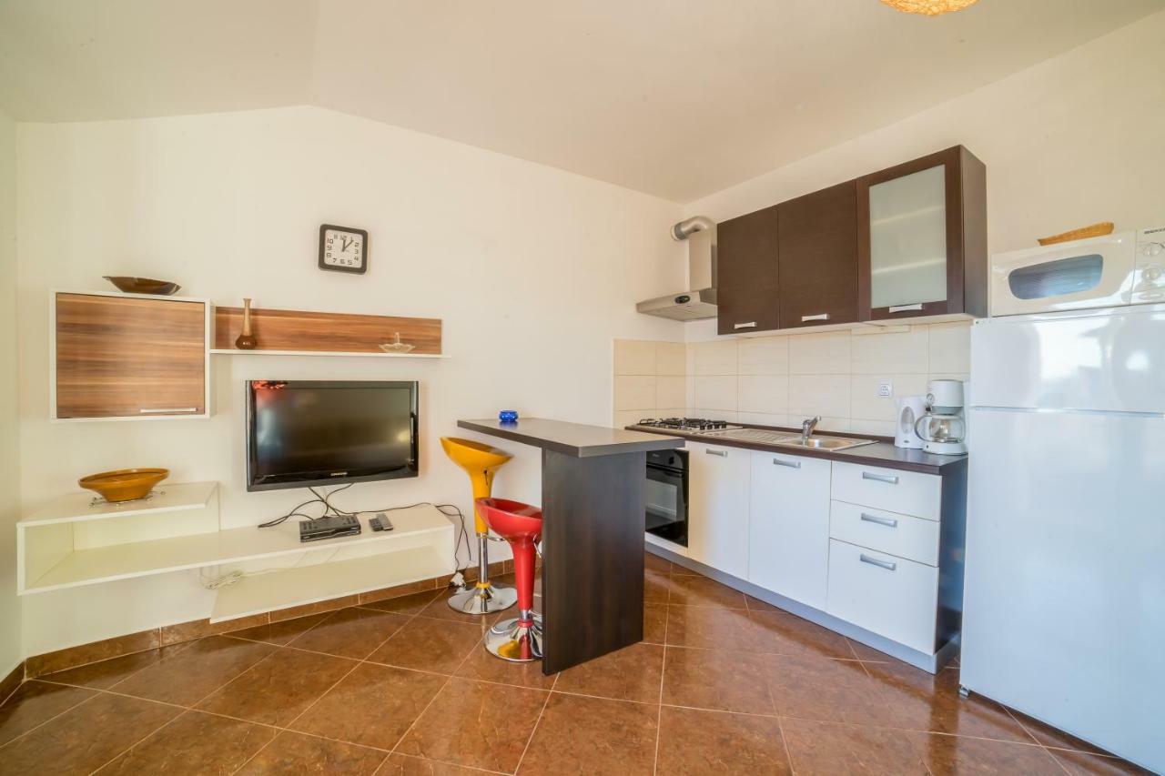 Apartments Jakovcev Betina  Buitenkant foto