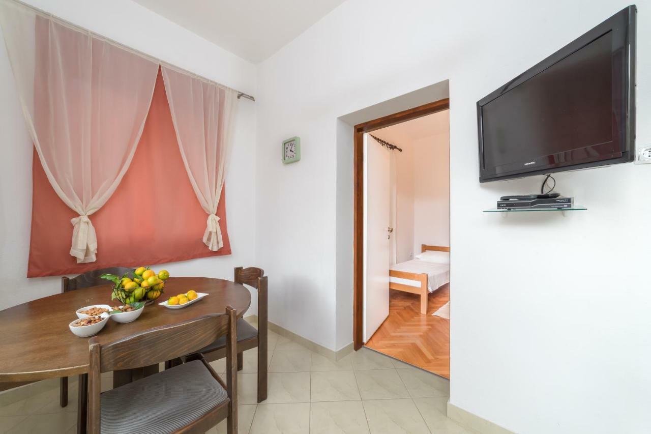 Apartments Jakovcev Betina  Buitenkant foto