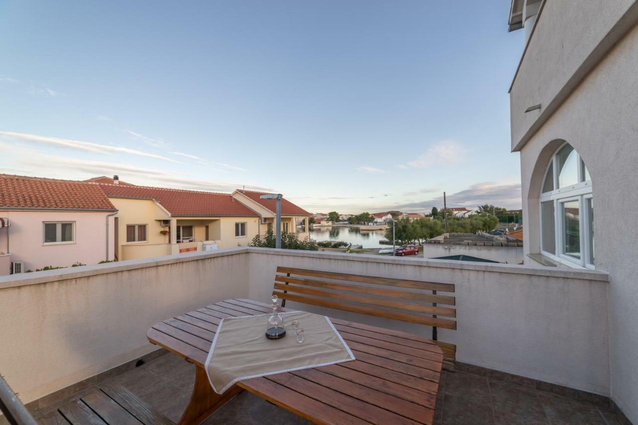 Apartments Jakovcev Betina  Buitenkant foto