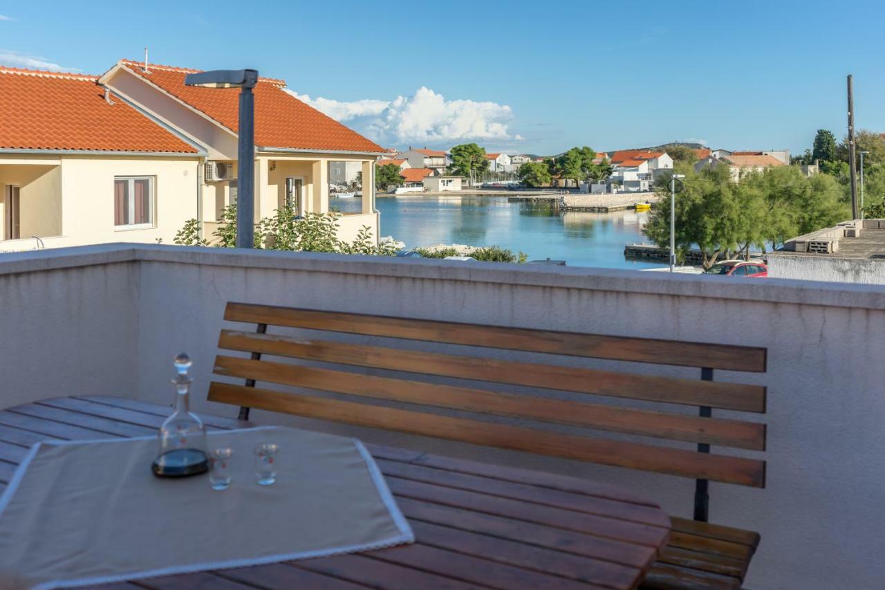 Apartments Jakovcev Betina  Buitenkant foto