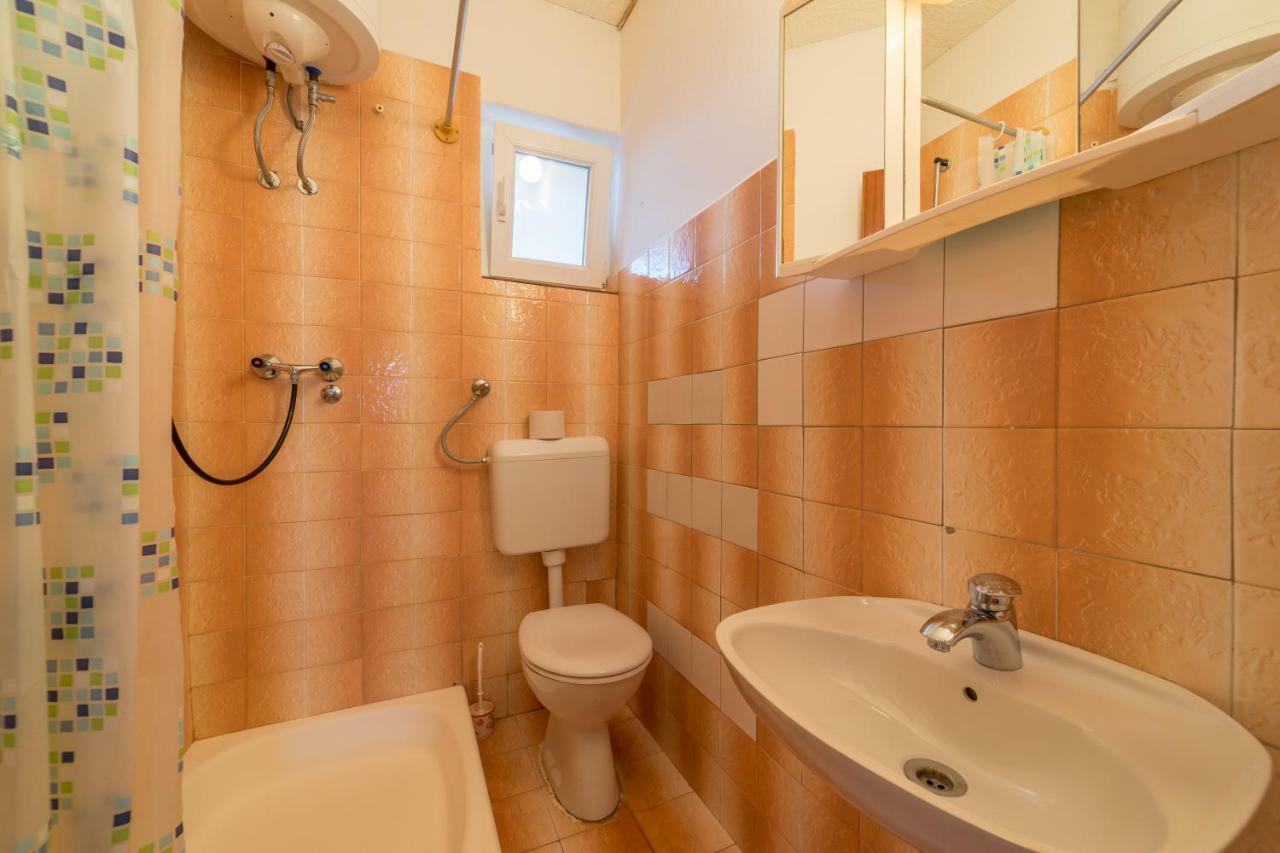 Apartments Jakovcev Betina  Buitenkant foto