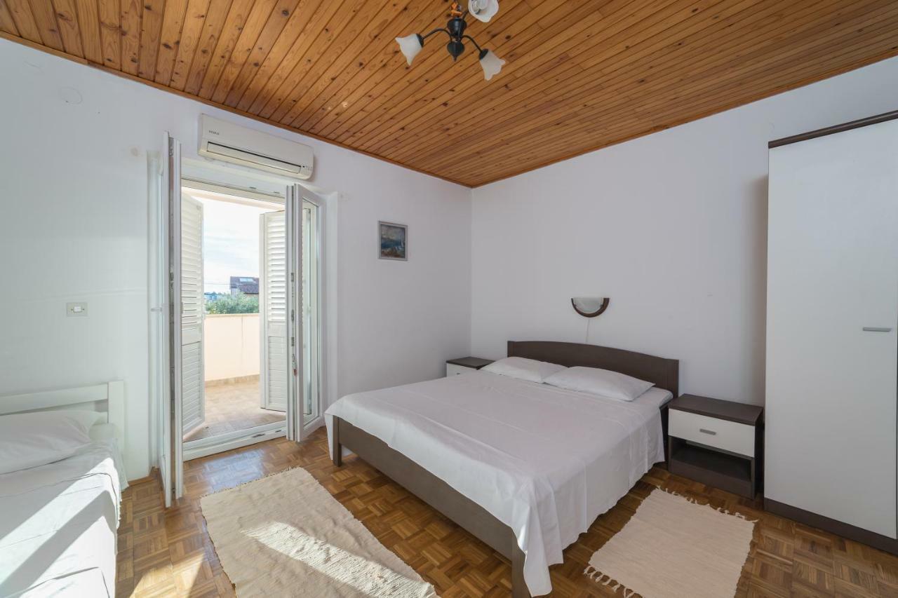 Apartments Jakovcev Betina  Buitenkant foto
